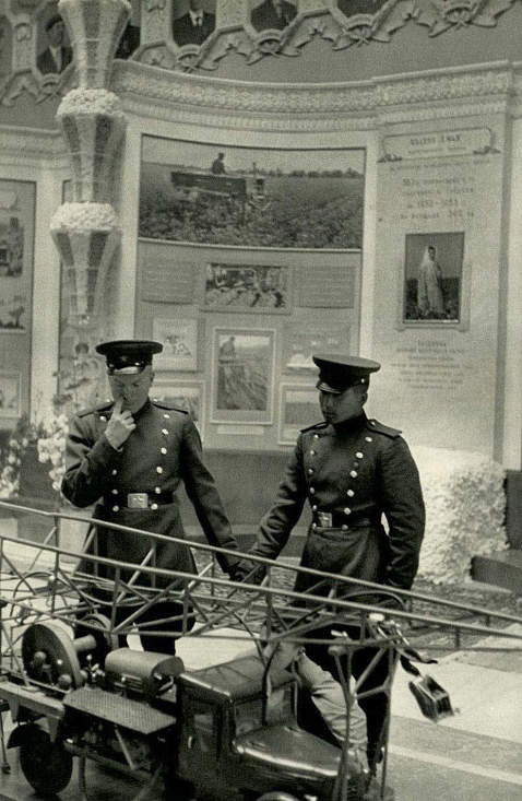 Cartier-Bresson, H. - Moscou. 1955.