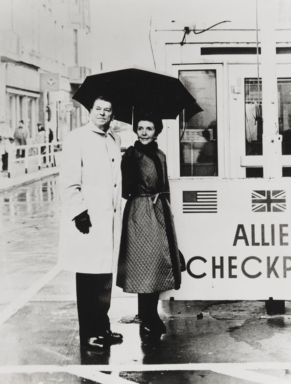 Berlin Checkpoint Charlie - Berlin Checkpoint Charlie. 1946-1989.